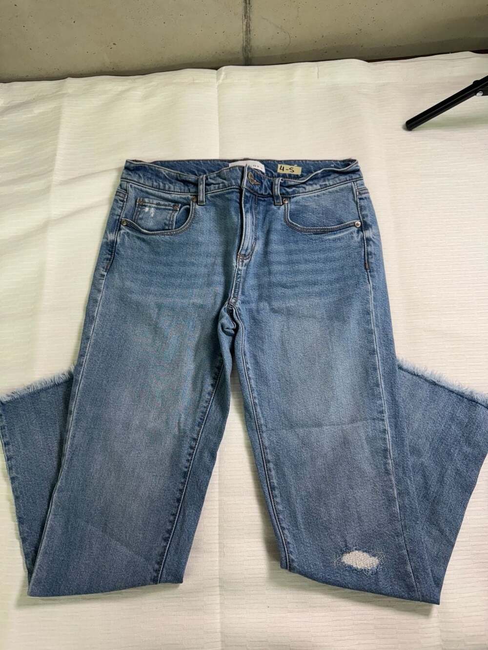 LOFT Raw Hem Straight Leg Jeans Size 0/25